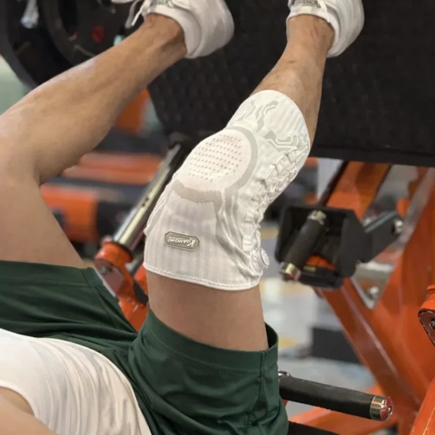 Light grey brace on the leg press